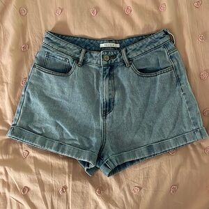 PacSun Light-Wash High-Rise Mom Shorts - Size 28